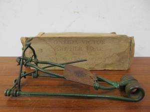 lot 338 image: Old Vintage Oneida VICTOR Gopher Trap wOriginal Box