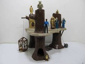 lot 323 image: Vintage STAR WARS Ewok Village wAssorted Figures