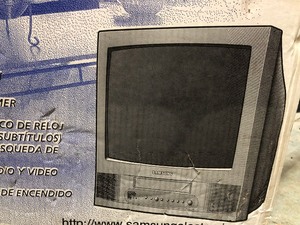 lot 366 image: NOS Unopened Samsung 19 TVVCR Combo