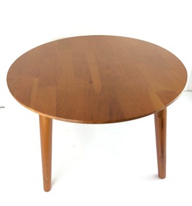 lot 364 image: Excellent American Hardwood Round Coffee Table