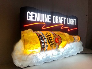 lot 359 image: Excellent LARGE Lighted MGD Miller Bottle on Ice Beer Sign
