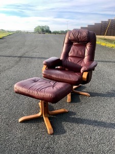 lot 357 image: NordicScandinavian Style Swivel Lounge Chair wOttoman