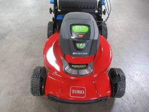 Toro Recycler 22 in. SmartStow 60-Volt Max Lithium-Ion Cordless Battery Walk Behind Push Lawn Mower 21466T