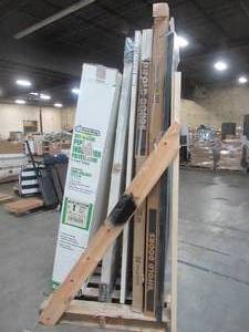 WHOLESALE MIXED PALLET OF INTERIOR DOORSSCREENS, BI-FOLD DOORS AND PIPE INSULATION