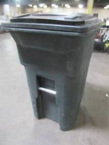 Toter 64 Gal. Greenstone Trash Can with Wheels and Attached Lid - Missing Wheel Cap or C Clip for Wheel.