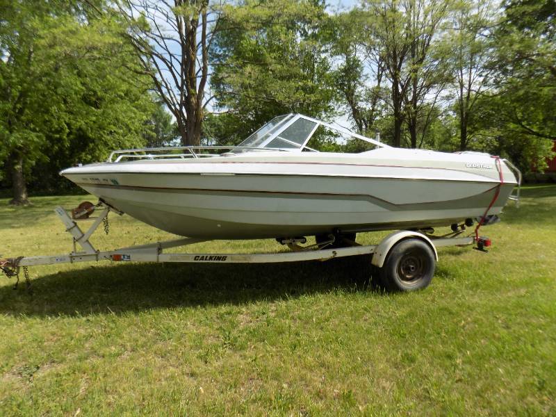 lot 5 image: 1985 Glastron Boat & Trailer Package