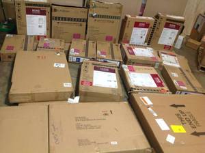 Assorted pallet of medicine cabinets & mirrors (see all pictures) (unchecked)