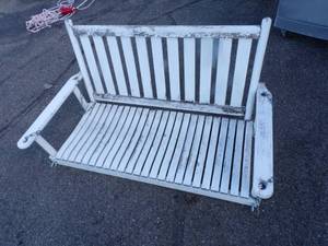 lot 5 image: Porch Swing