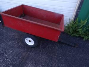 lot 7 image: Garden Trailer