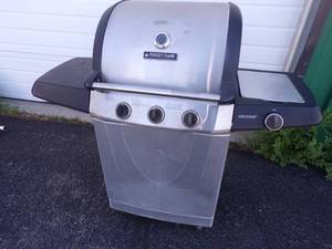 lot 11 image: Perfect Flame Gas Grill