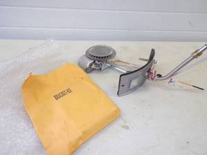 lot 49 image: Hot water Heater Element Gas