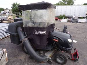 lot 71 image: Craftsman Mower GT 6000