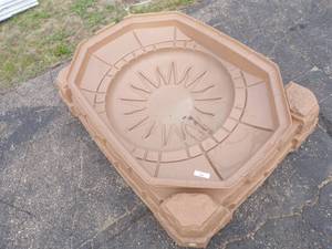 lot 77 image: Sand Box