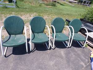 lot 91 image: 4 Vintage Metal Outdoor Chairs