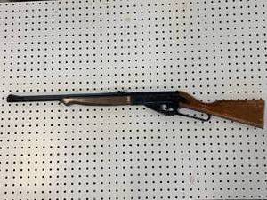 lot 2 image: Vintage Daisy Model 95B Woodstock BB Gun