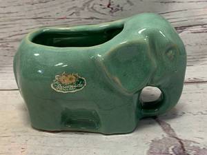 lot 15 image: Rosemeade Pottery Green Elephant