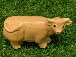 lot 17 image: Rosemeade Pottery Cow Salt or Pepper Shaker