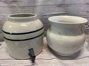 lot 31 image: Stoneware Water Jug & Vintage Chamber Pot (Sold for $165)