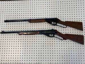 lot 38 image: Vintage Daisy Model 99 & 103 BB Gun