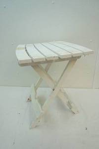 lot 10 image: Folding table