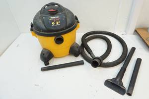 lot 17 image: Shop Vac