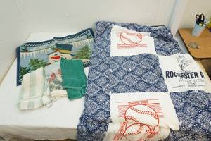 lot 32 image: Mat, rags, comforter