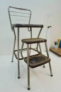 lot 40 image: Step stool