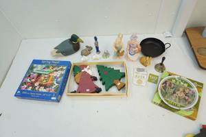 lot 42 image: Puzzles, plate, figures