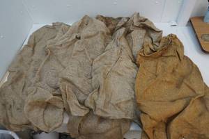 lot 73 image: Burlap