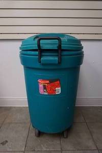 lot 83 image: Trash
