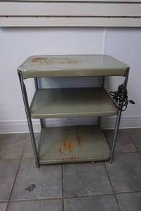 lot 85 image: 3 tier table