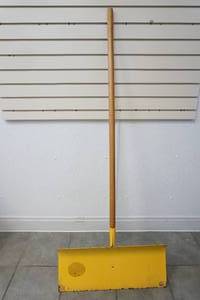 lot 91 image: Blade shovel