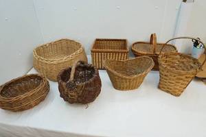 lot 105 image: Wicker baskets