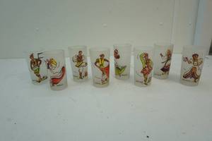 lot 122 image: Folklore glasses