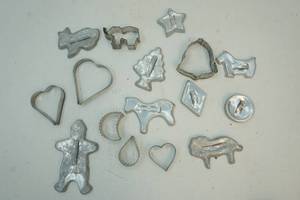 lot 126 image: Cookie cutters