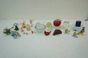 lot 134 image: Small dcor
