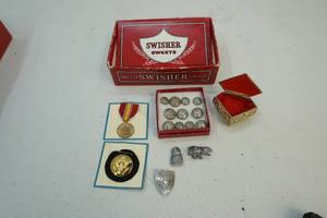 lot 135 image: Buttons, figures, jewelry box, cigar box