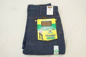 lot 162 image: Mens pants