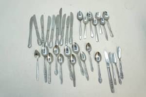 lot 169 image: Silverware
