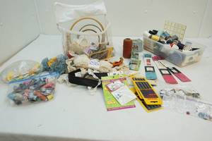 lot 183 image: Sewing supplies