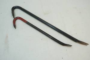 lot 185 image: Crowbars