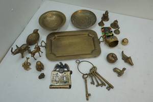 lot 213 image: Brass dcor
