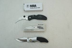 lot 234 image: Knives