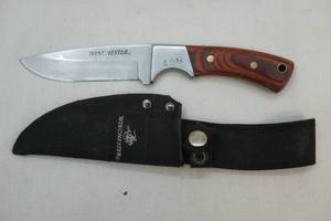 lot 236 image: Knife
