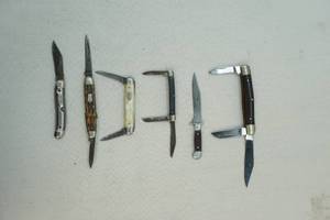 lot 243 image: Knives