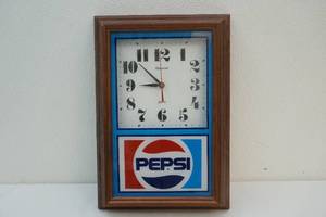 lot 248 image: Clock