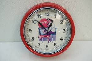 lot 249 image: Clock