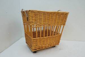 lot 276 image: wicker basket