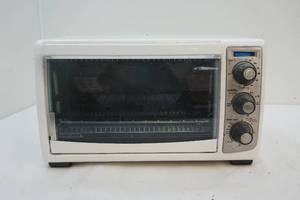 lot 283 image: Black & decker Toaster oven