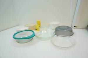 lot 340 image: Pyrexcorning ware